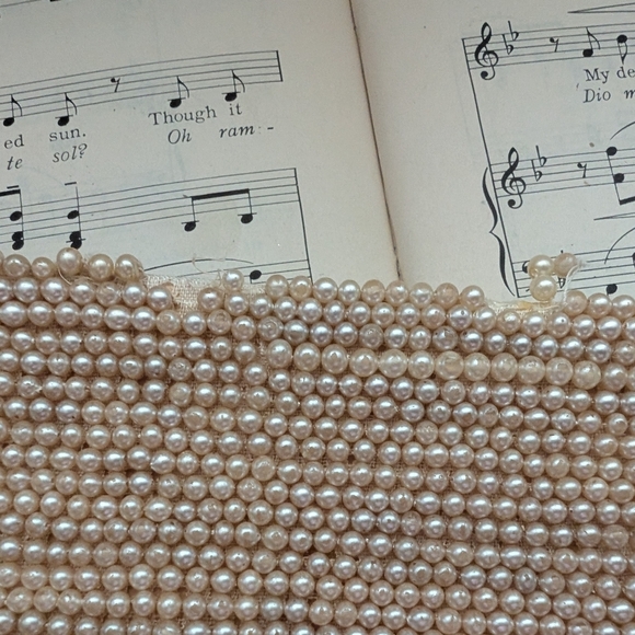 Elegant Pearl Beaded Clutch with Rose Design - Picture 9 of 13
